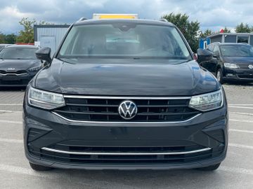 Volkswagen Tiguan - 2