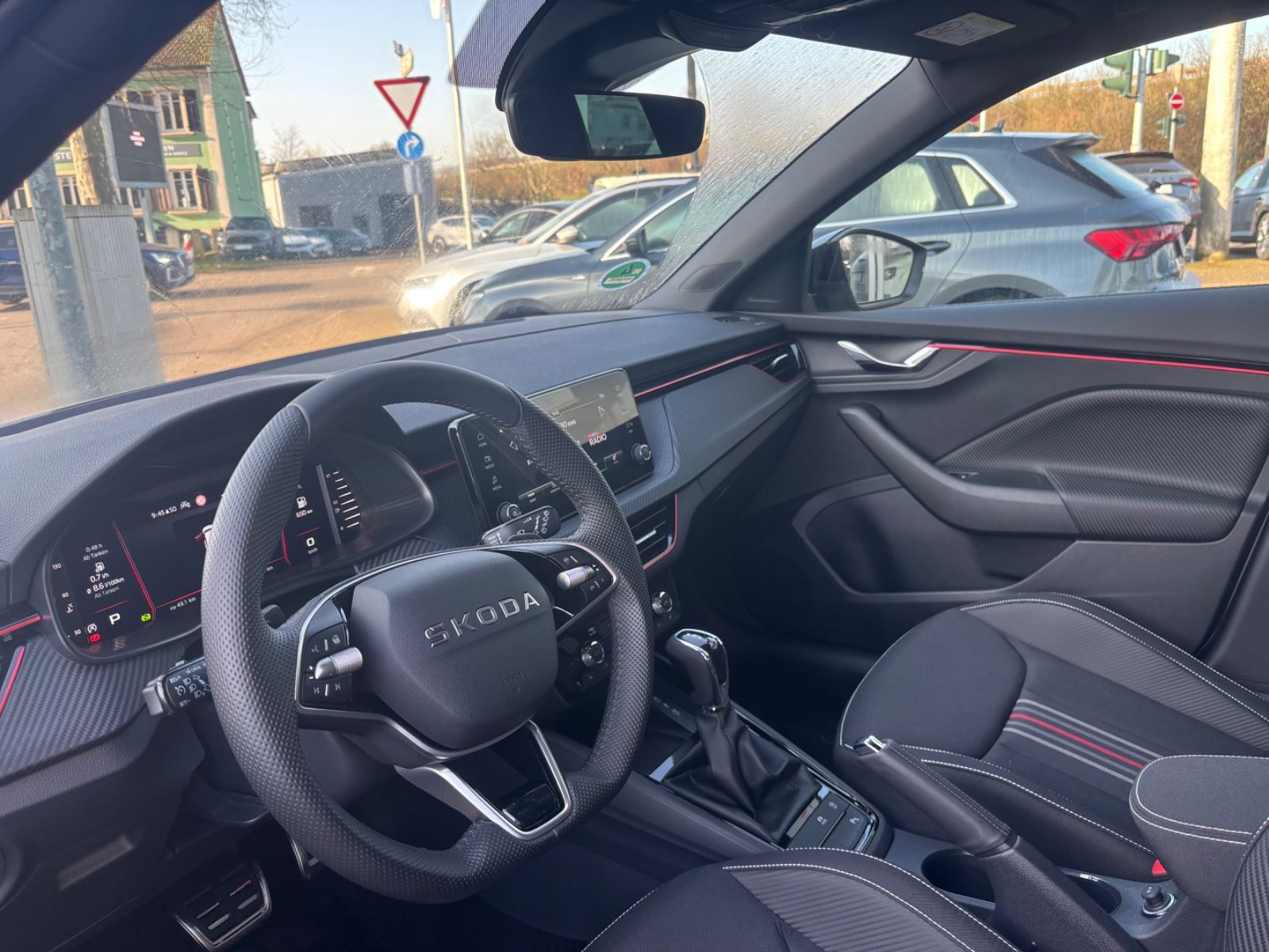 Fahrzeugabbildung SKODA Scala MC 1.5 TSI PANO KAM SHZ