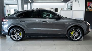 Porsche Cayenne - 4