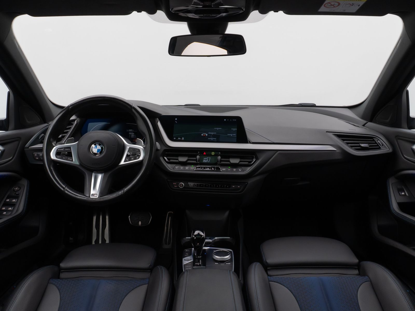 Fahrzeugabbildung BMW 120i M Sport Panorama DAB HiFi Fernlichta 18Zoll