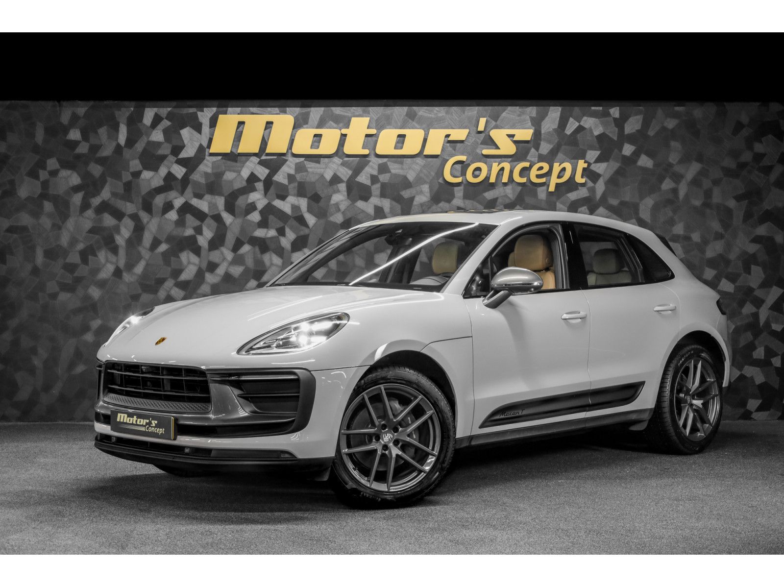 PORSCHE Macan III T