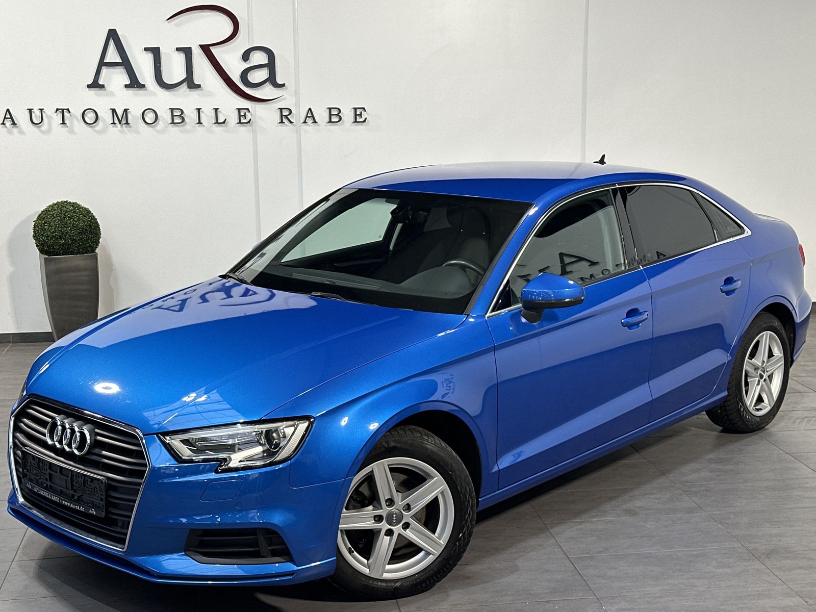 Fahrzeugabbildung Audi A3 Limousine 35 TFSI Aut. NAV+XEN+SHZ+APS+TEMPO