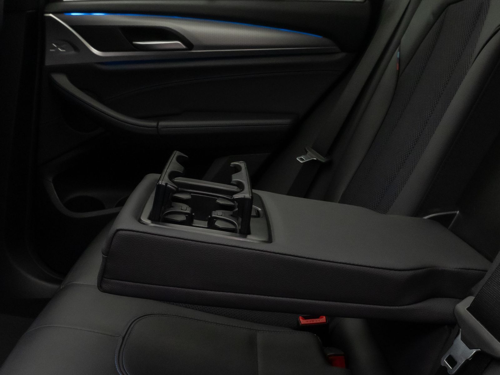 Fahrzeugabbildung BMW X3 xD30e M Sport Panorama 360°HUD DAB HiFi 20Zl