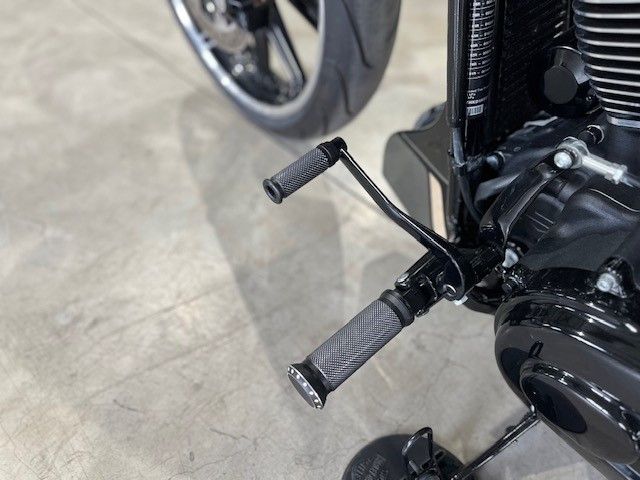 Fahrzeugabbildung Harley-Davidson FXBR Breakout Umbau Jekill Airride 260er Custom
