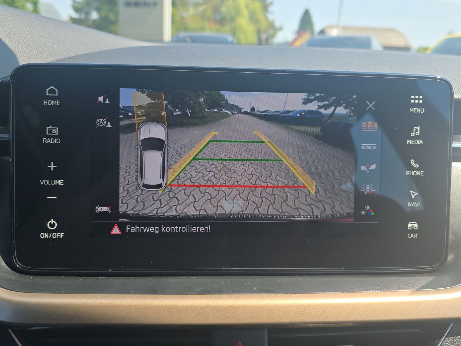Fahrzeugabbildung SKODA Kamiq Style TSI LED Navi SHZ VC RFK APP