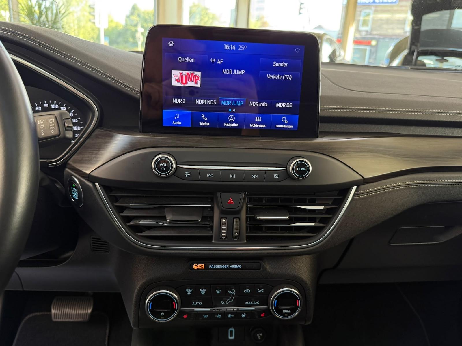 Ford Focus 1.5 Vignale Pano Leder CAM LED ACC Head Up