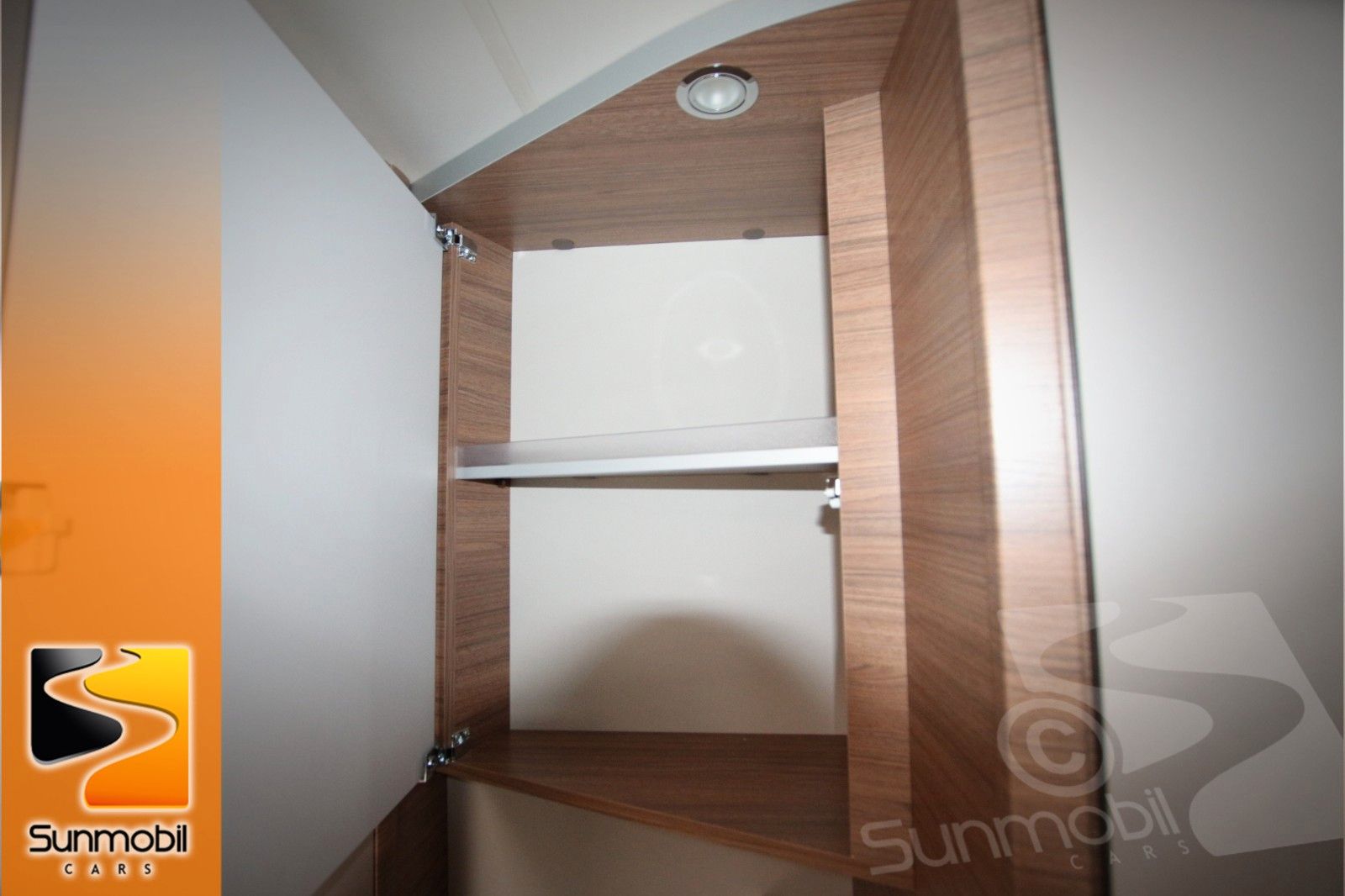 Fahrzeugabbildung Knaus Live Wave 650 MF Automatik 180 PS LP.97.994,00€