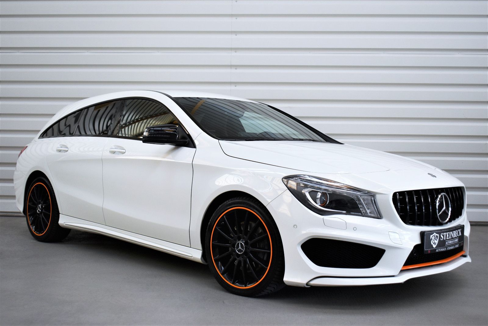 MERCEDES-BENZ CLA 220 CDI+OrangeArt+AMG-Line+Bi-Xenon