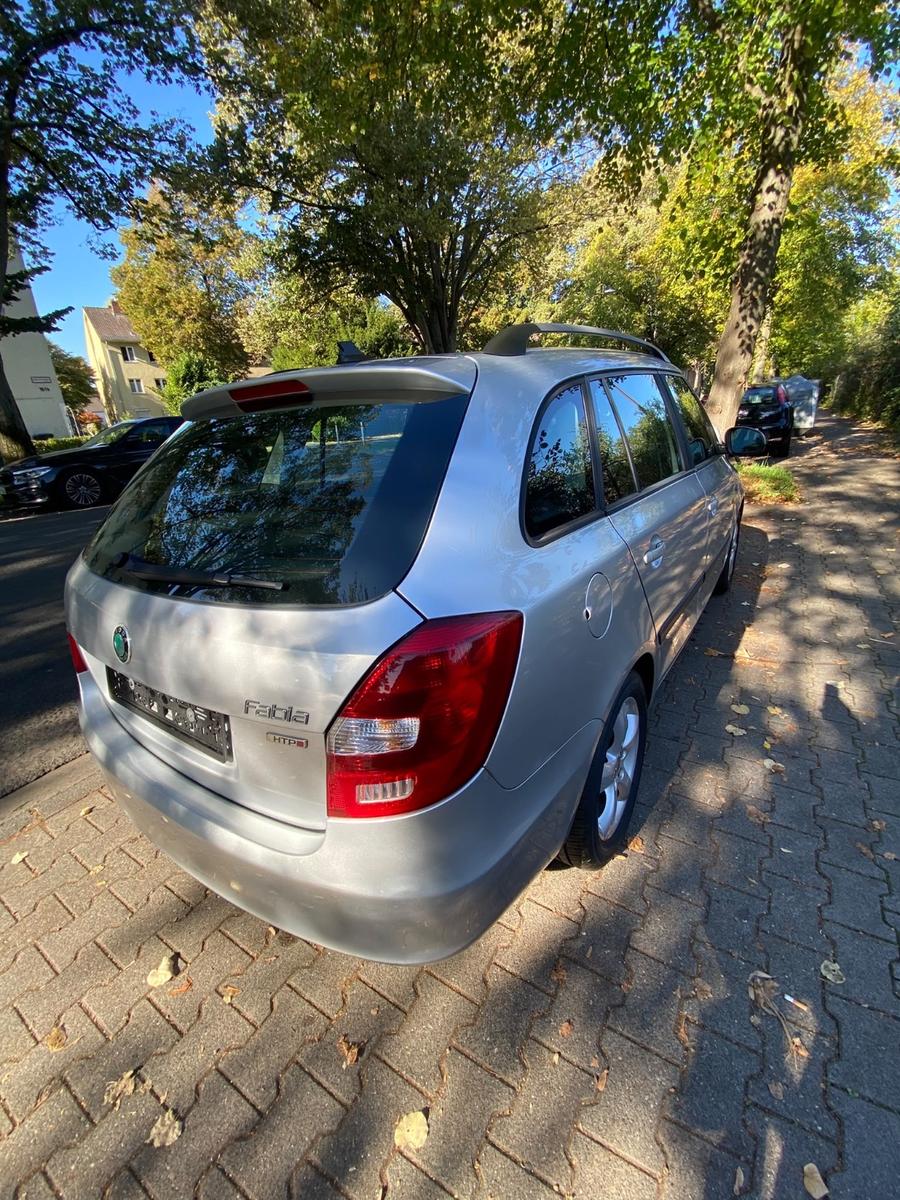 Skoda Fabia 2011 — interior