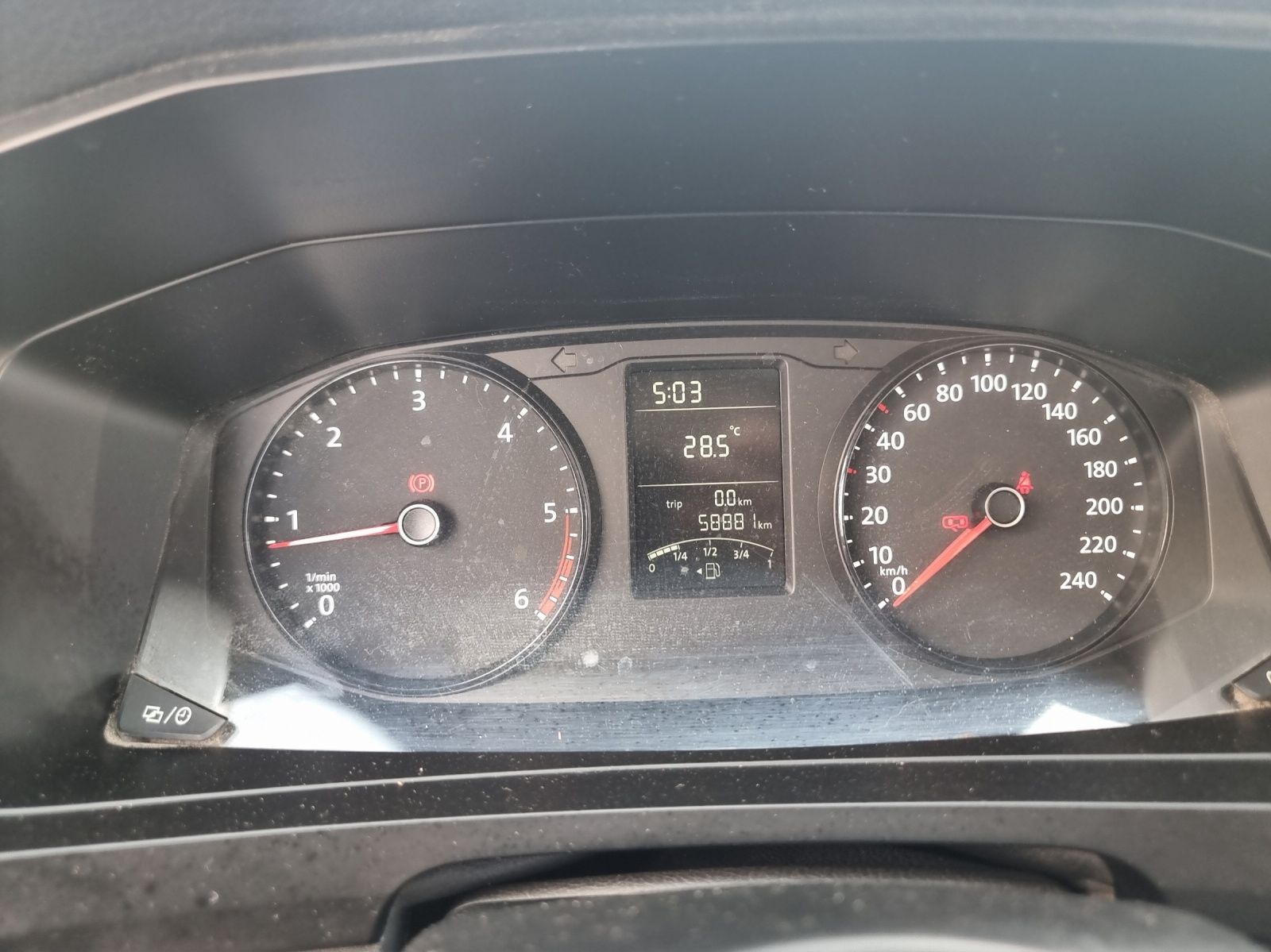 Fahrzeugabbildung Volkswagen T6 Transporter TDI Kasten AHK Klima Bluetooth