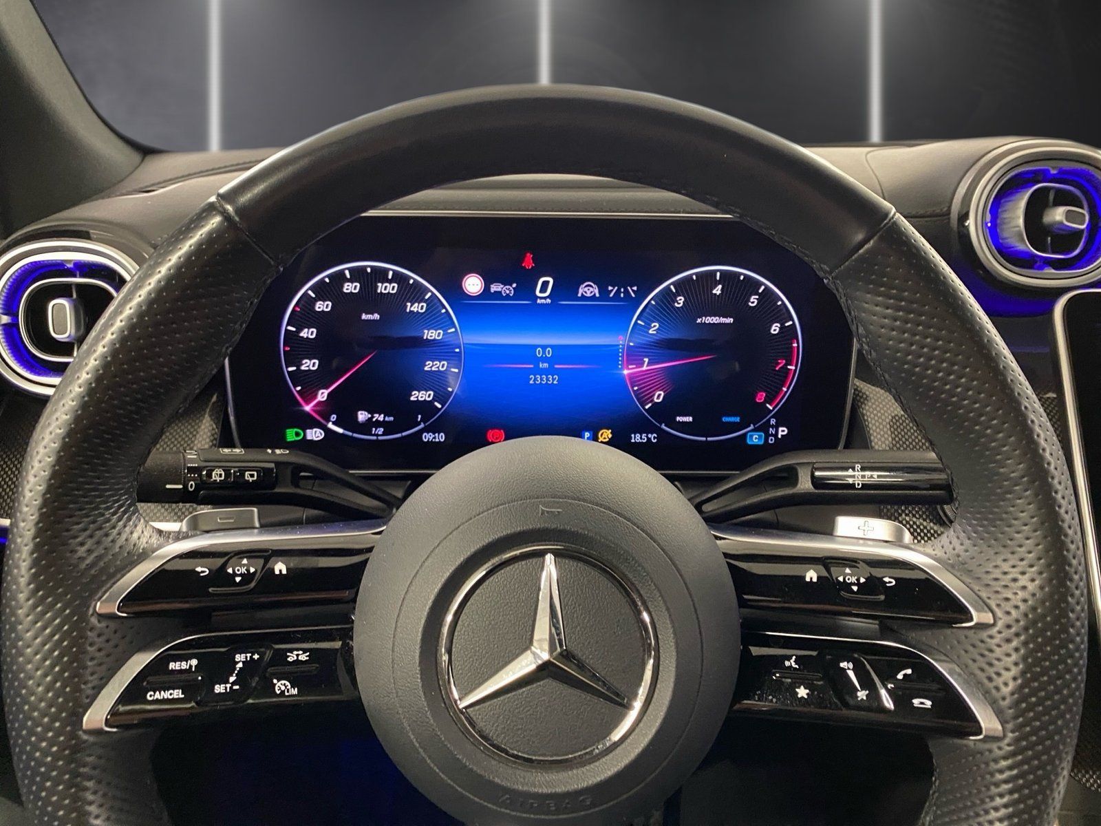 Fahrzeugabbildung Mercedes-Benz GLC 300 4M *Airmatic*STDHZG*HUD*Pano*Distro*AHK*