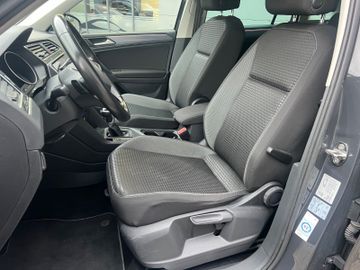Volkswagen Tiguan - 12