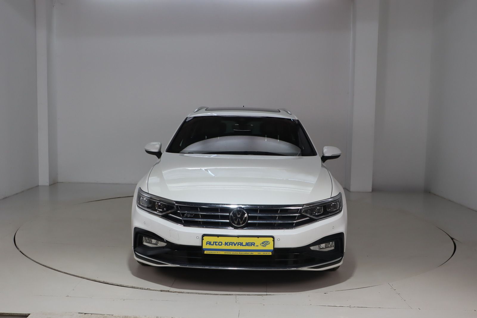 Fahrzeugabbildung Volkswagen Passat Variant 2.0 TSI R-Line 4Motion