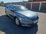 Skoda Superb 2.0 ** Style / Navi ** mit Garantie - Skoda Superb aus 2016 mit Diesel-Antrieb: Kombi, 2.0