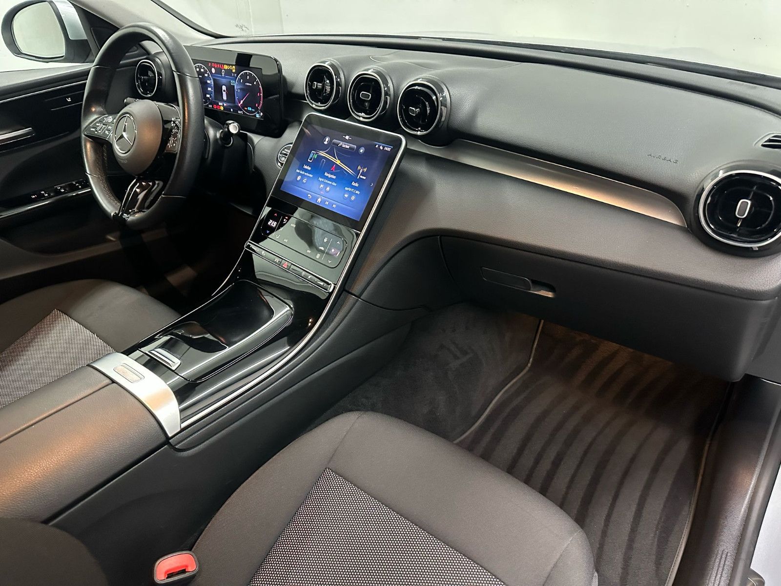 Fahrzeugabbildung Mercedes-Benz C 200 d T Auto AVANTGARDE*KAMERA*DISTRO*SPUR*AHK