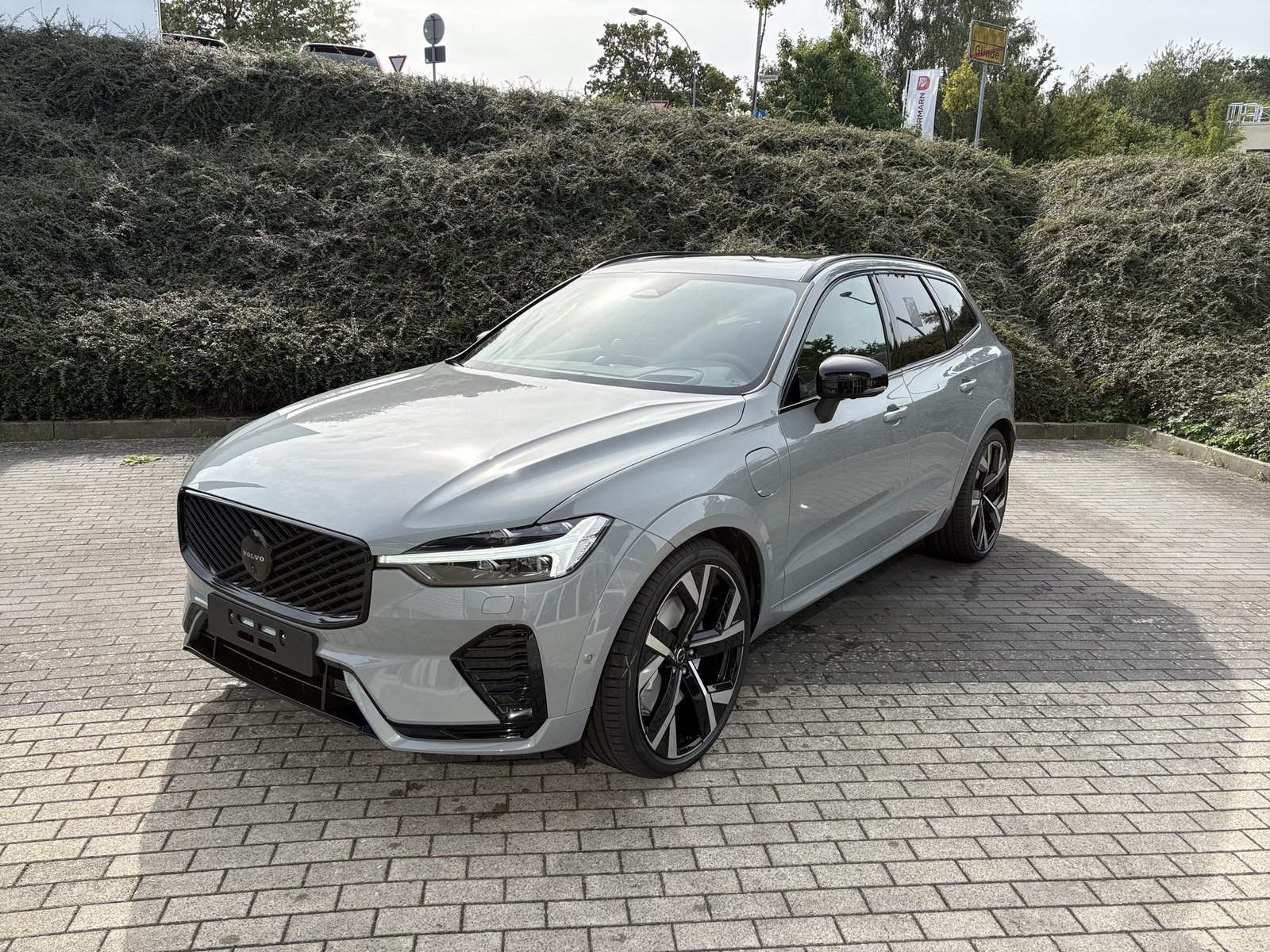 Volvo XC60 Black Edition T8 AWD Plug-in Hybrid