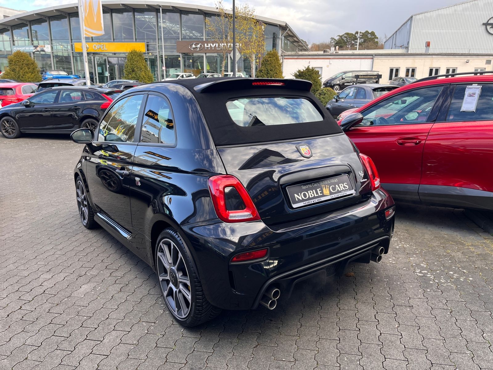 Fahrzeugabbildung Abarth 695C Cabrio KLIMA NAV BEATS LEDER
