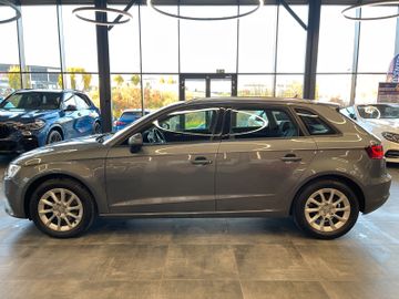 Audi A3 Sportback attraction ultra*2. Hand*Navi*Xenon