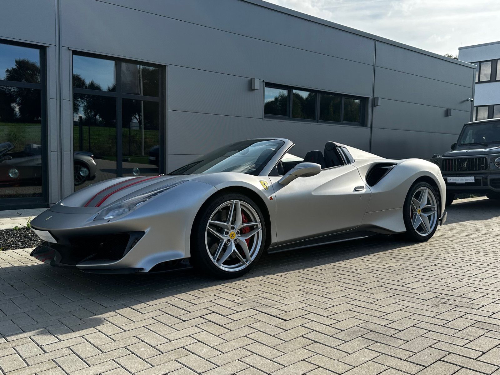 Fahrzeugabbildung Ferrari 488 Pista Spider, Lift, JBL, Kamera, Carbon