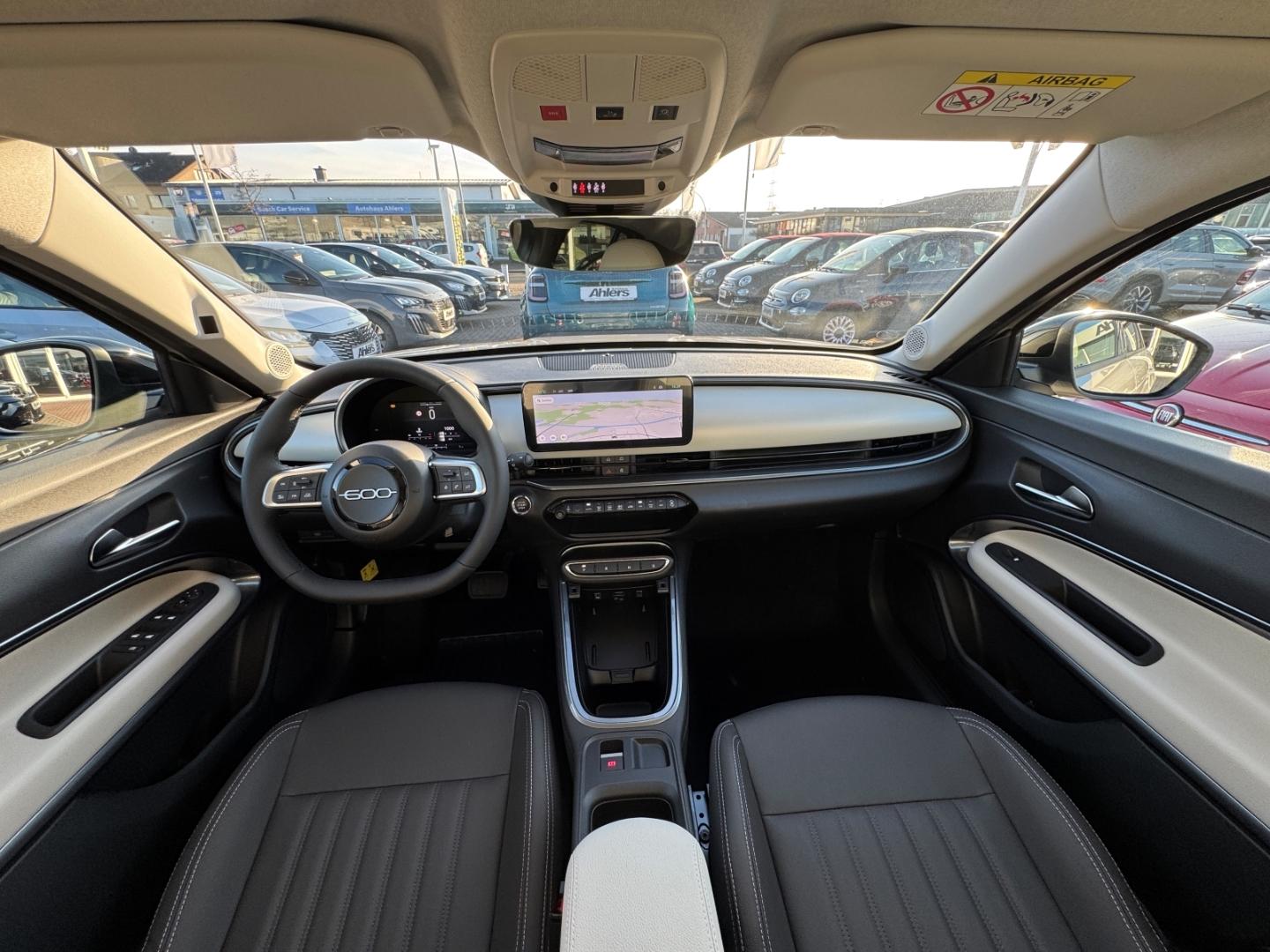 Fiat 600 La Prima+AUTOMATIK+LEDERBRAUN+NAVI+KAMERA+SH