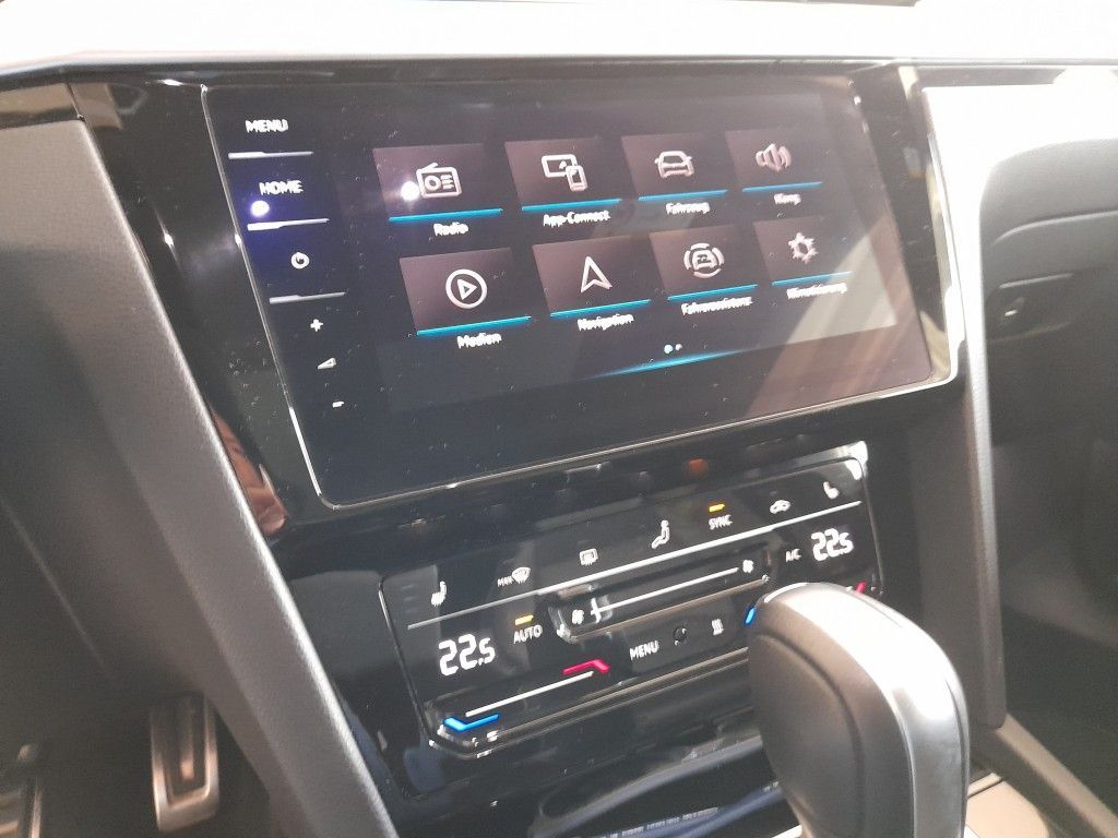 Fahrzeugabbildung Volkswagen Arteon SB 2.0 TDI SCR 4Motion DSG R-Line Navi