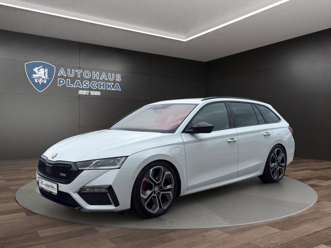 Skoda Octavia C. 1.4 TSI DSG RS iV First Edit. PLUGIN