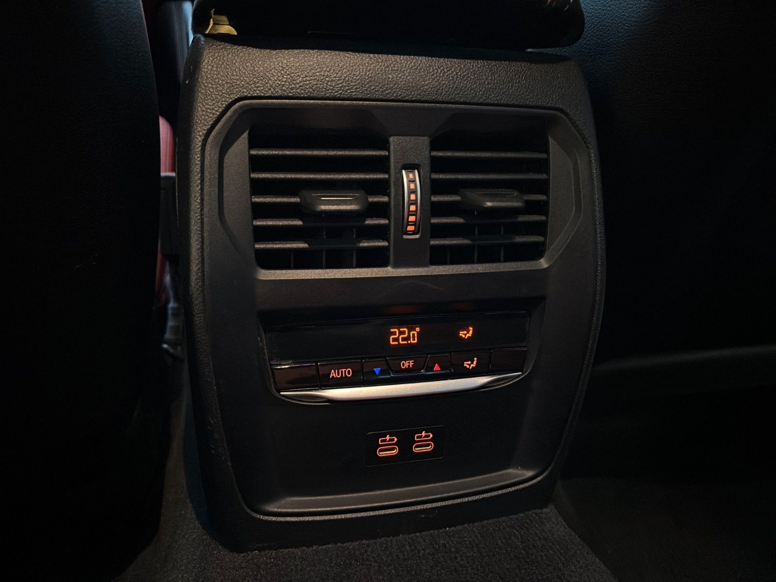 Fahrzeugabbildung BMW M3 Comp. Gelbe M-DRL/Carbon/M-Drivers/Individual