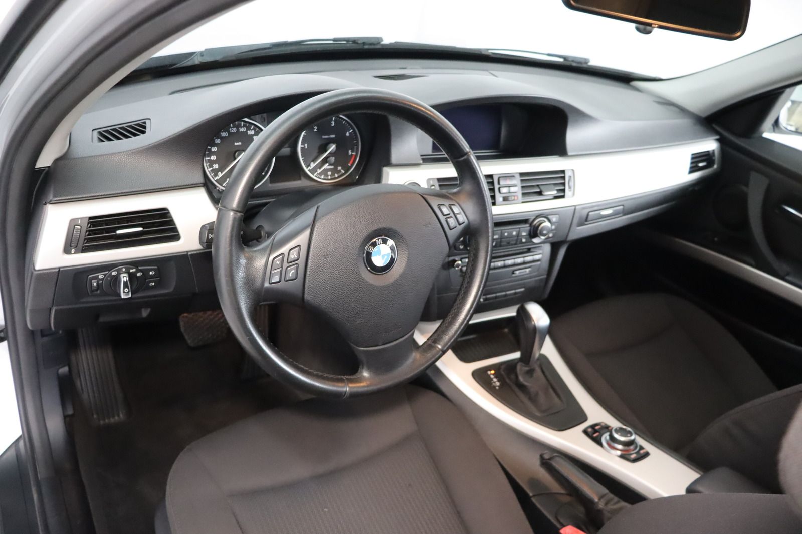 Fahrzeugabbildung BMW 320 d Touring