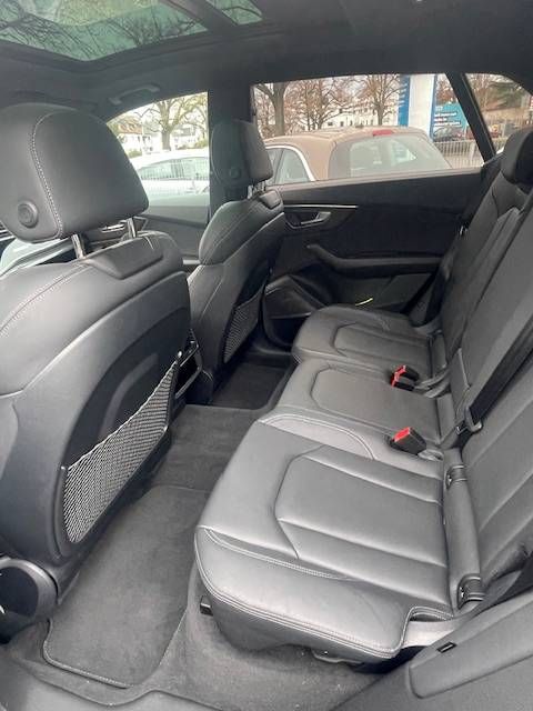 Fahrzeugabbildung Audi SQ8 AT//AHK, Standheizg.,Matrixlicht,Pano,RFK, P