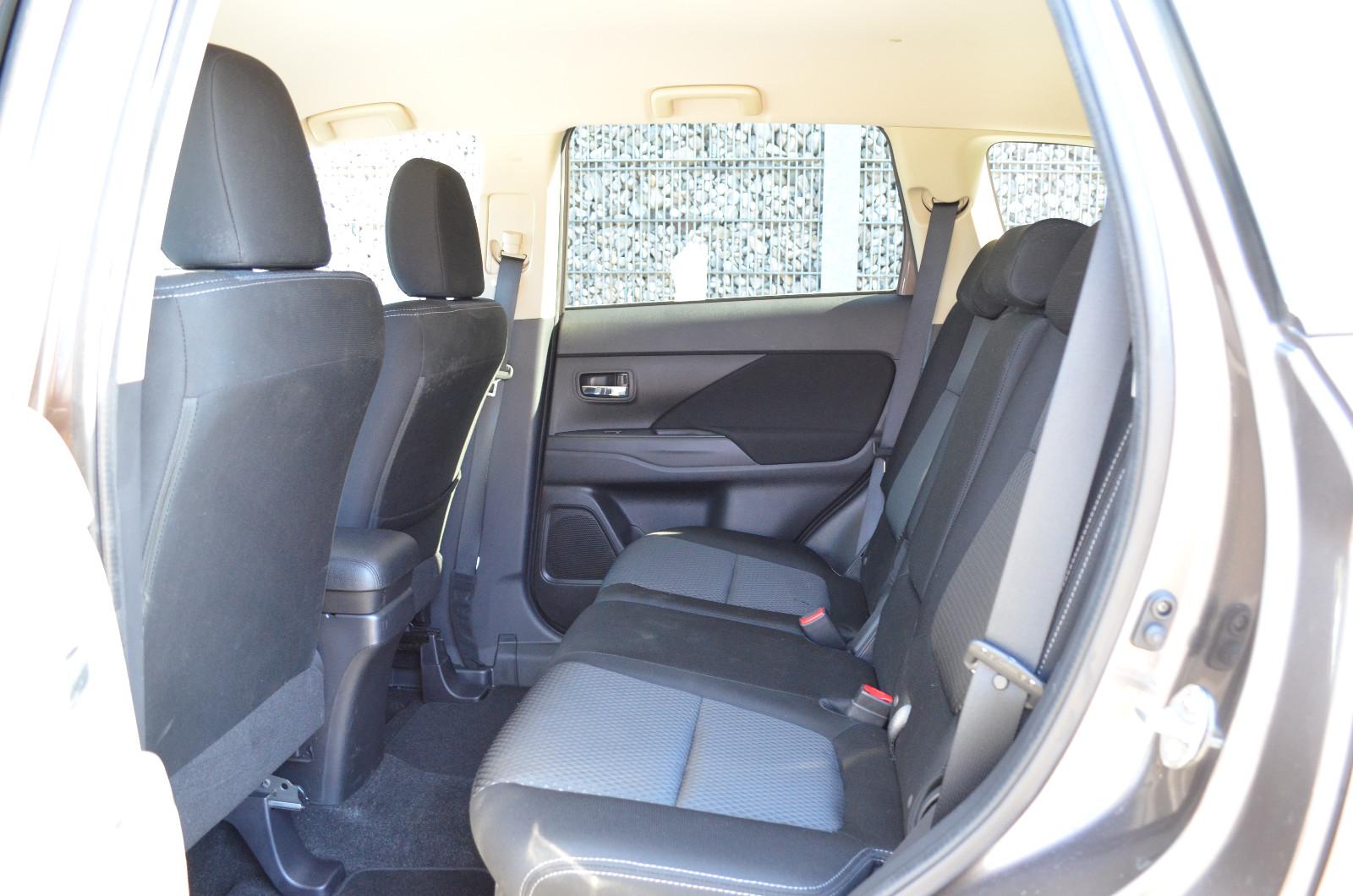 Mitsubishi Outlander 4WD*KLIMA*AHK*360CAM*CARPLAY*ANDROID