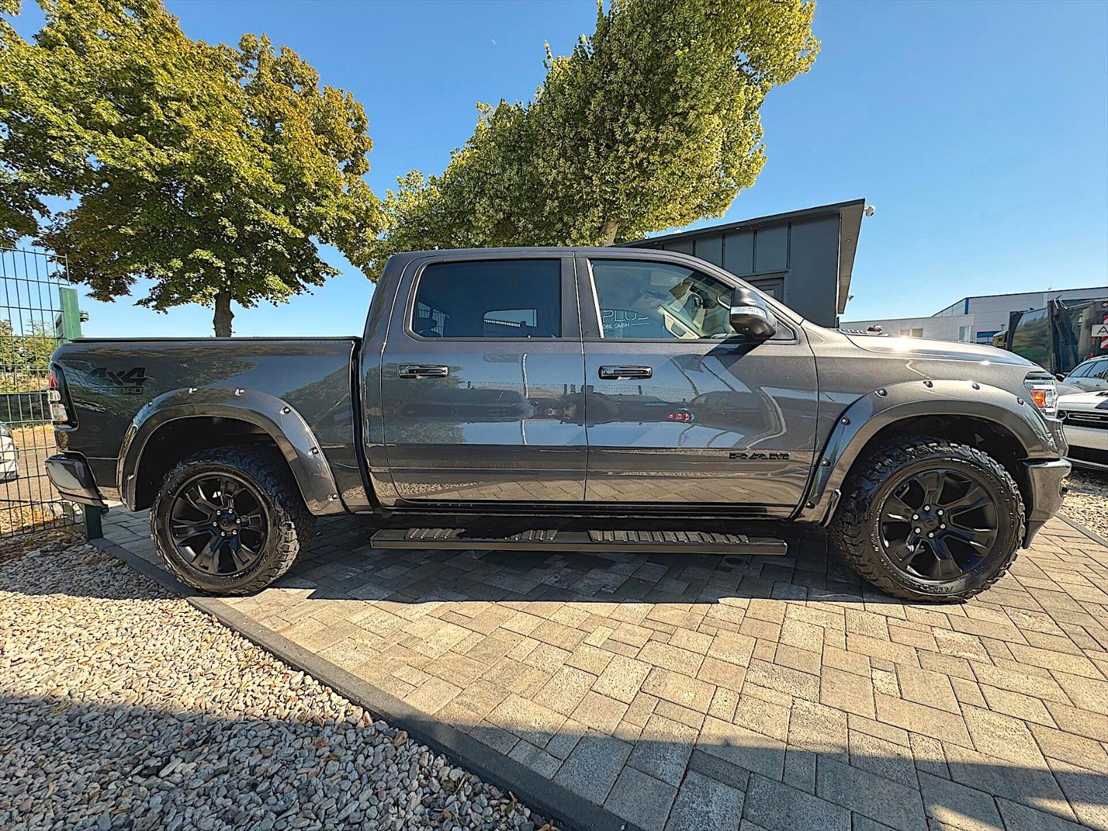Fahrzeugabbildung Dodge RAM 5.7 V8 HEMI Night Edition OFFROAD 4x4 19%