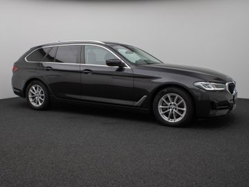 Fahrzeugabbildung BMW 520d xDr Tour AHK HUD HIFI ACC Komfortzug.