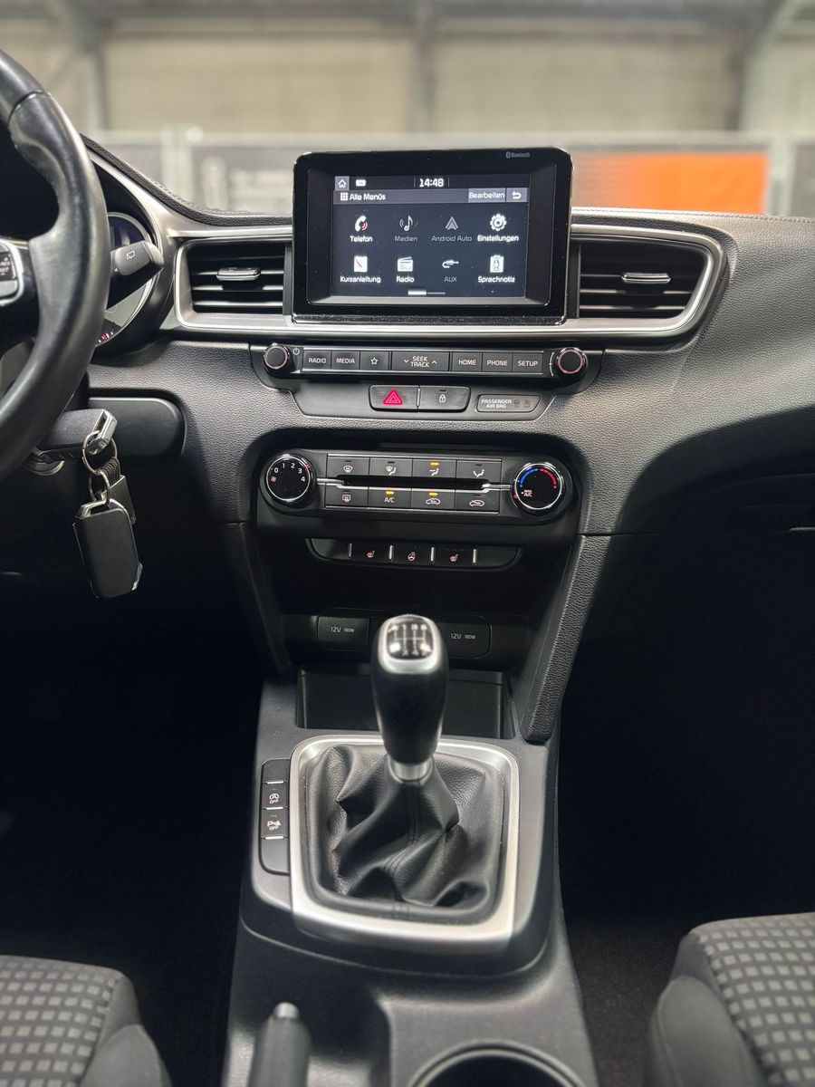 Fahrzeugabbildung Kia cee'd Edition 7 Kamera#Spur#Klima#CarPlay
