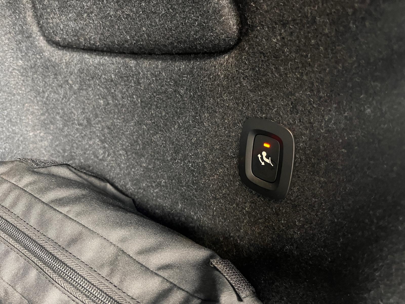 Volvo XC40 AWD AHK LED NAVI ALU