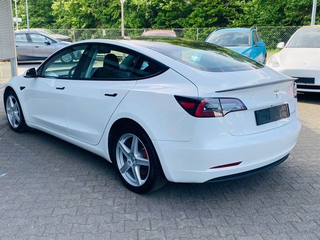 Fahrzeugabbildung Tesla Model 3 PERFORM AWD PANO+NAVI+STDHZ+LED+SHZ+KAM+