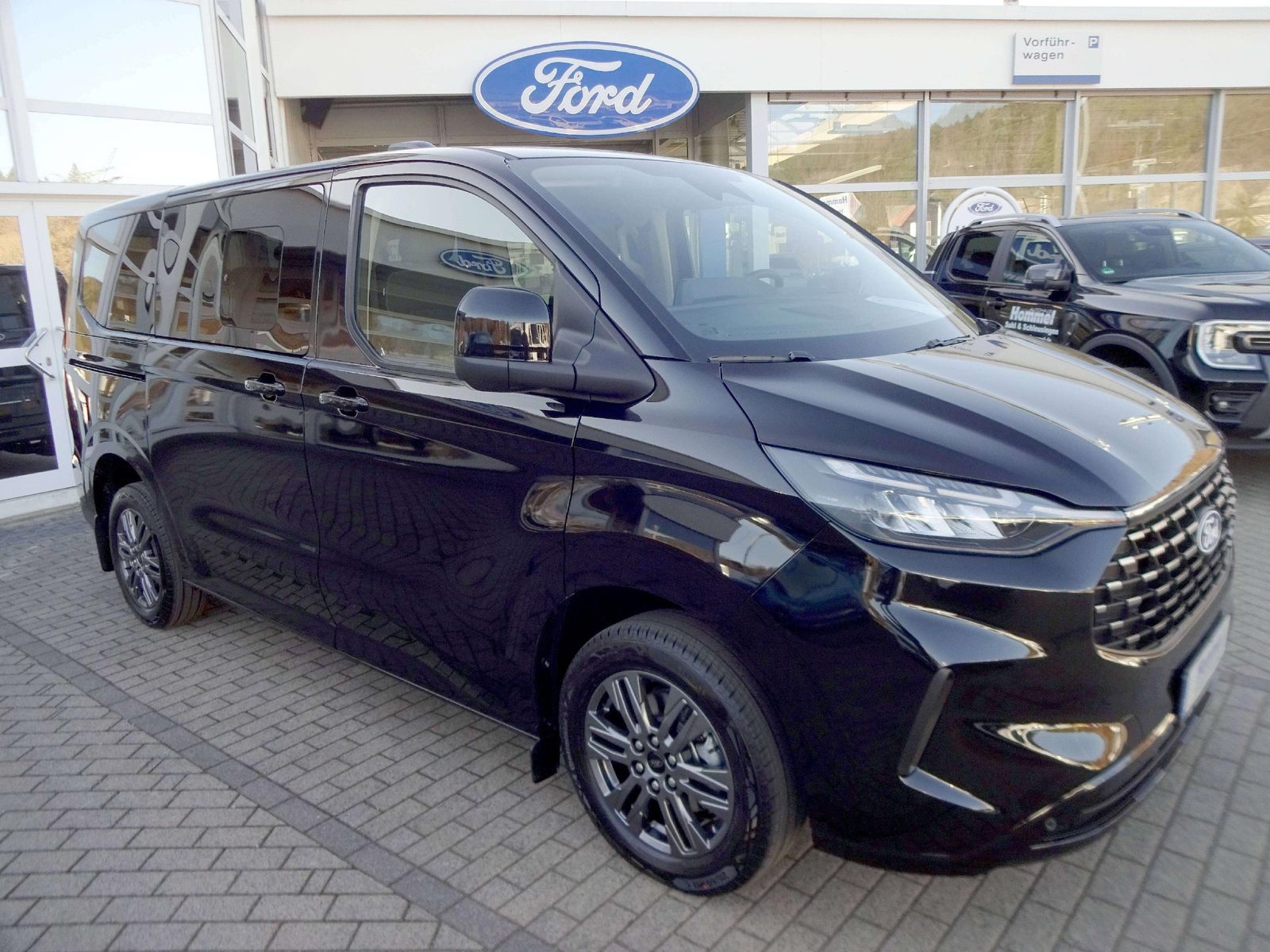 Ford Tourneo Custom 320 L1 Autom. Titanium FWD LED+NA