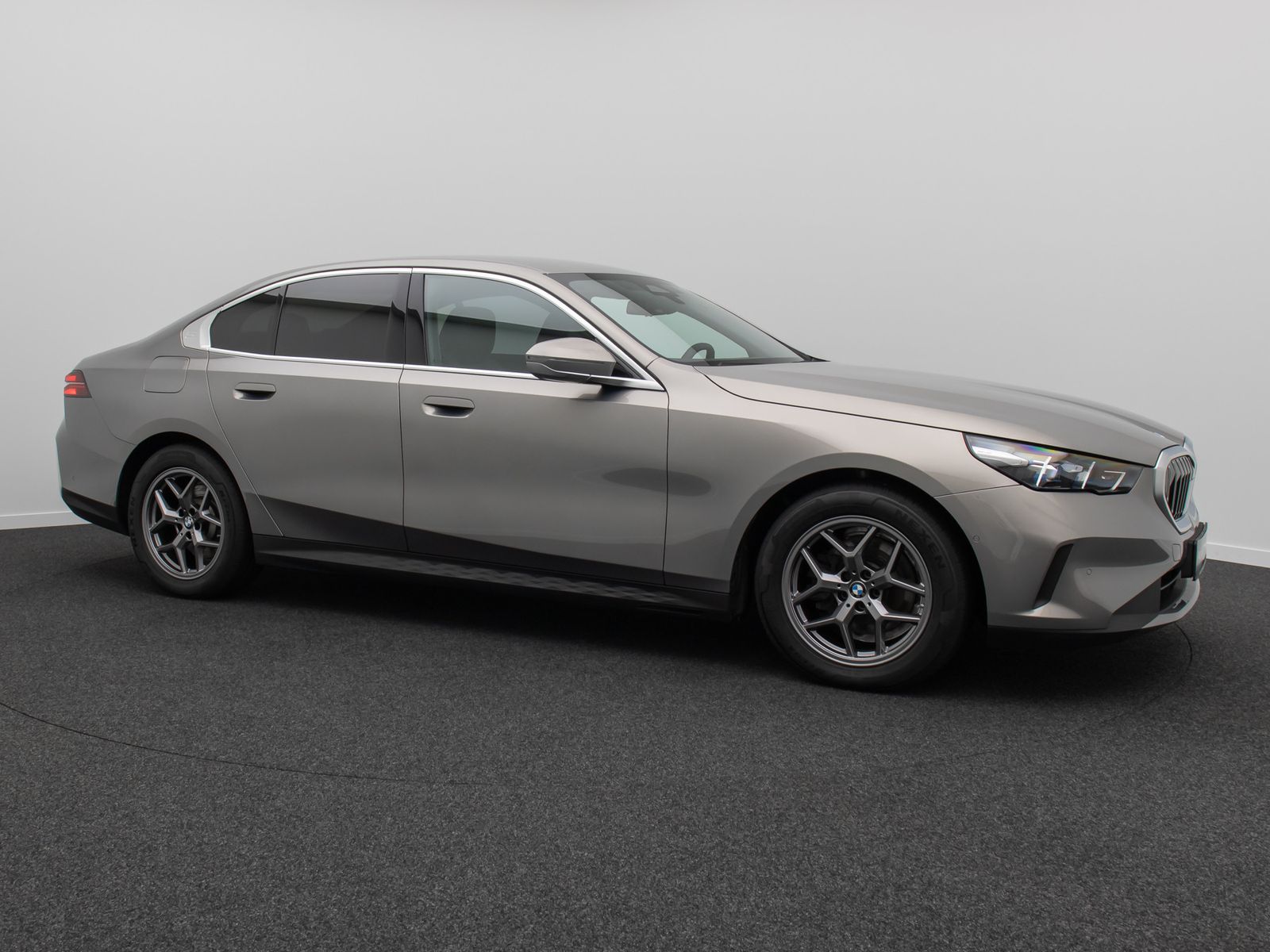 Fahrzeugabbildung BMW 520d Kamera DAB Leder DrivAss Alarm Sport 18Zoll