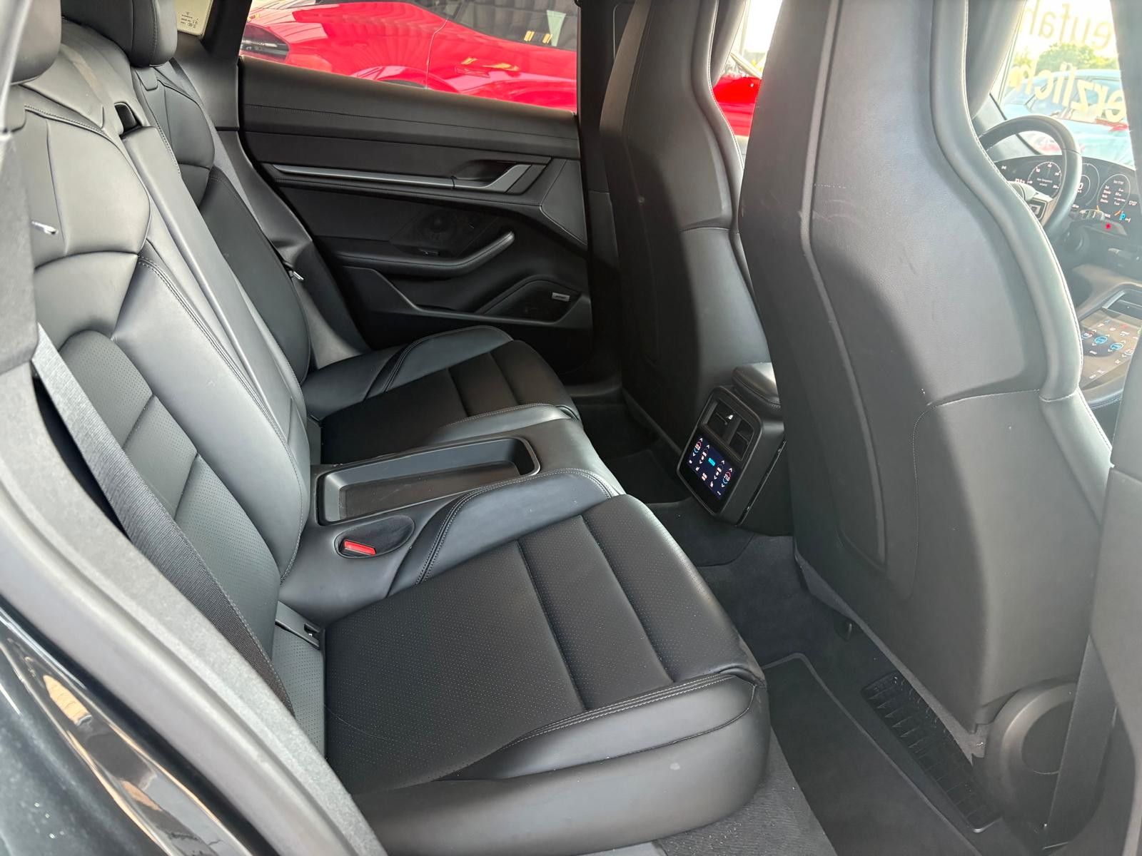 Fahrzeugabbildung Porsche Taycan performance 84 kwh, pano,volleder, memory