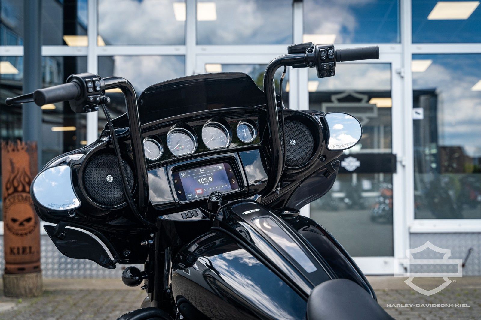 Fahrzeugabbildung Harley-Davidson STREET GLIDE SPECIAL FLHXS - JEKILL&HYDE -