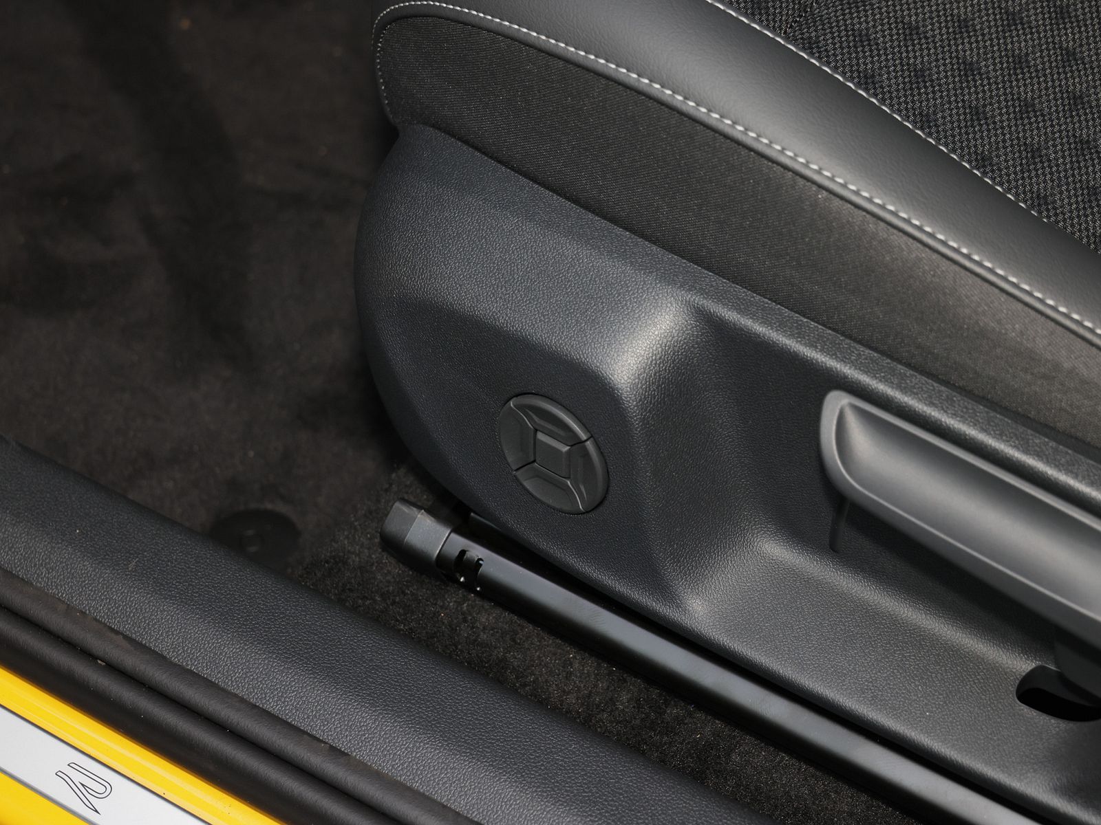 Volkswagen T-Roc - Bild 12