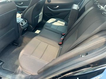 Mercedes E 220 - 12
