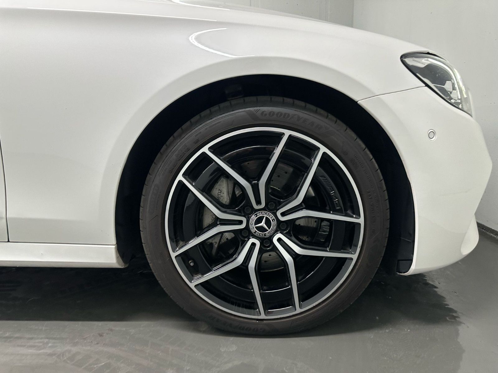 Fahrzeugabbildung Mercedes-Benz E 300 d 4MATIC T Autom. AMG-LINE*NIGHT*360*HUD*