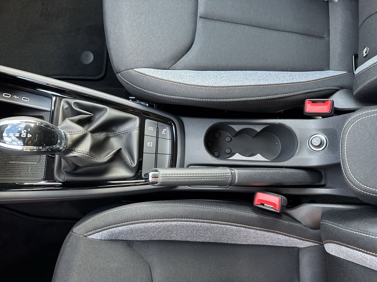 Kamiq 1.0 TSI Drive, 17" Alu, flat floor, LED, G