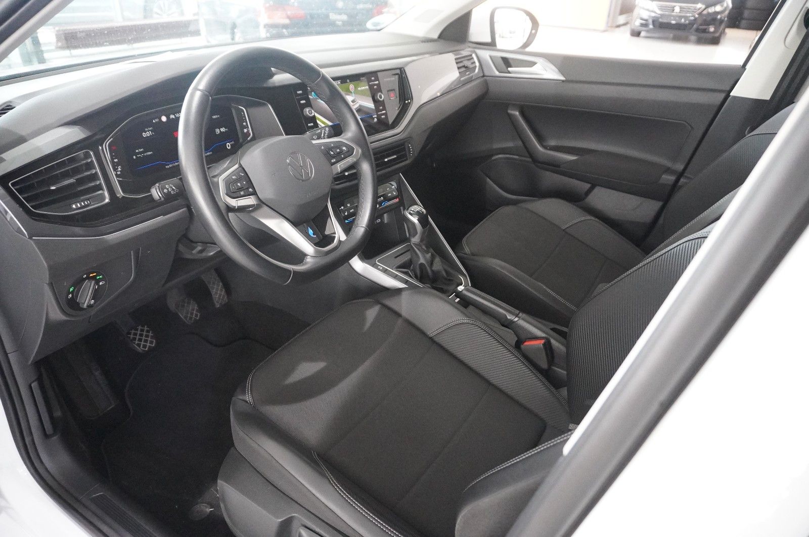 Fahrzeugabbildung Volkswagen Taigo 1.0 TSI STYLE NAVI/IQ-LIGHT/VIRT./SH/DAB+