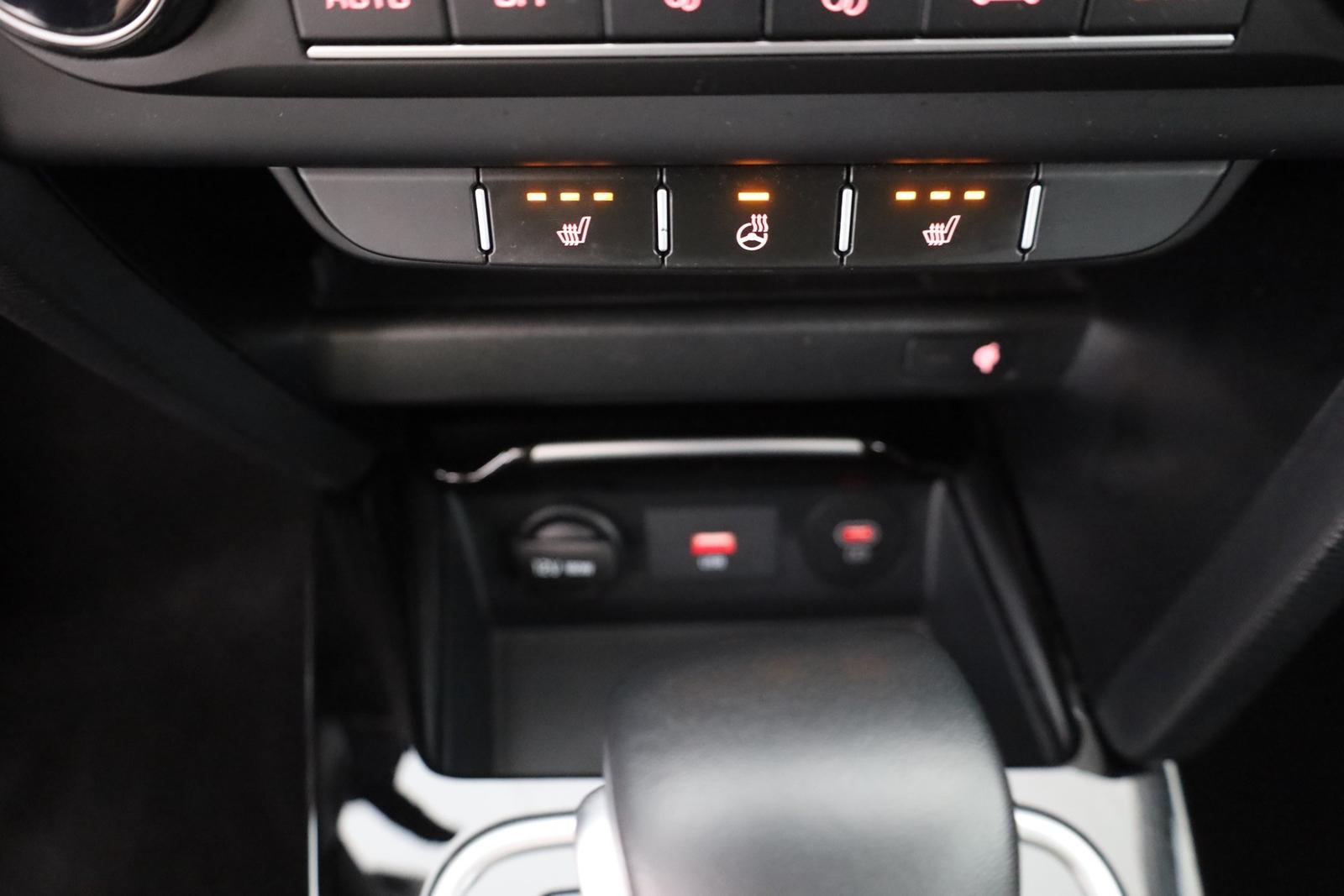 Kia Ceed SW 1.6 CRDi DCT7 LED Navi Kamera AHK ACC