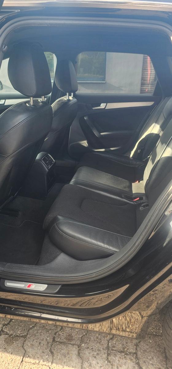 Audi A4 2010 — photo 12