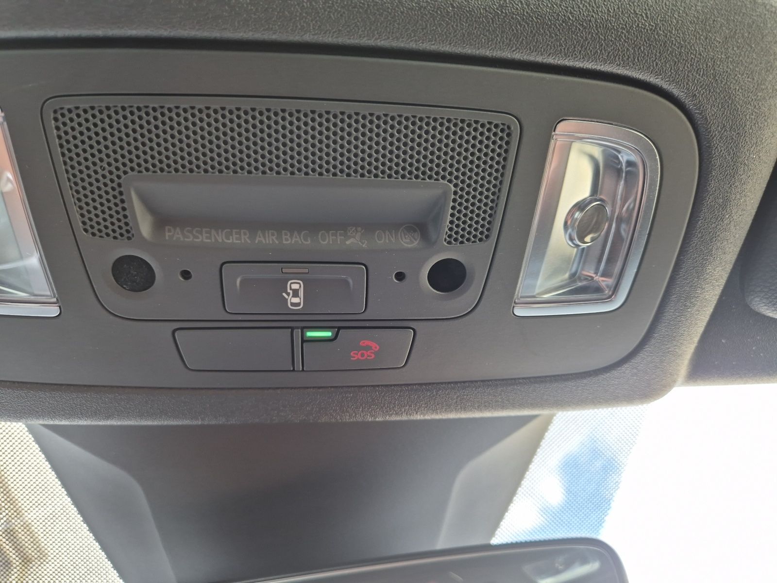 Fahrzeugabbildung Volkswagen T-Roc Cabriolet TSI R-Line LED Navi AID ACC PDC