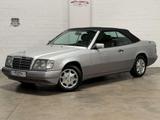 Mercedes-Benz E 200 124 C Cabriolet - aus 1994: Cabrio
