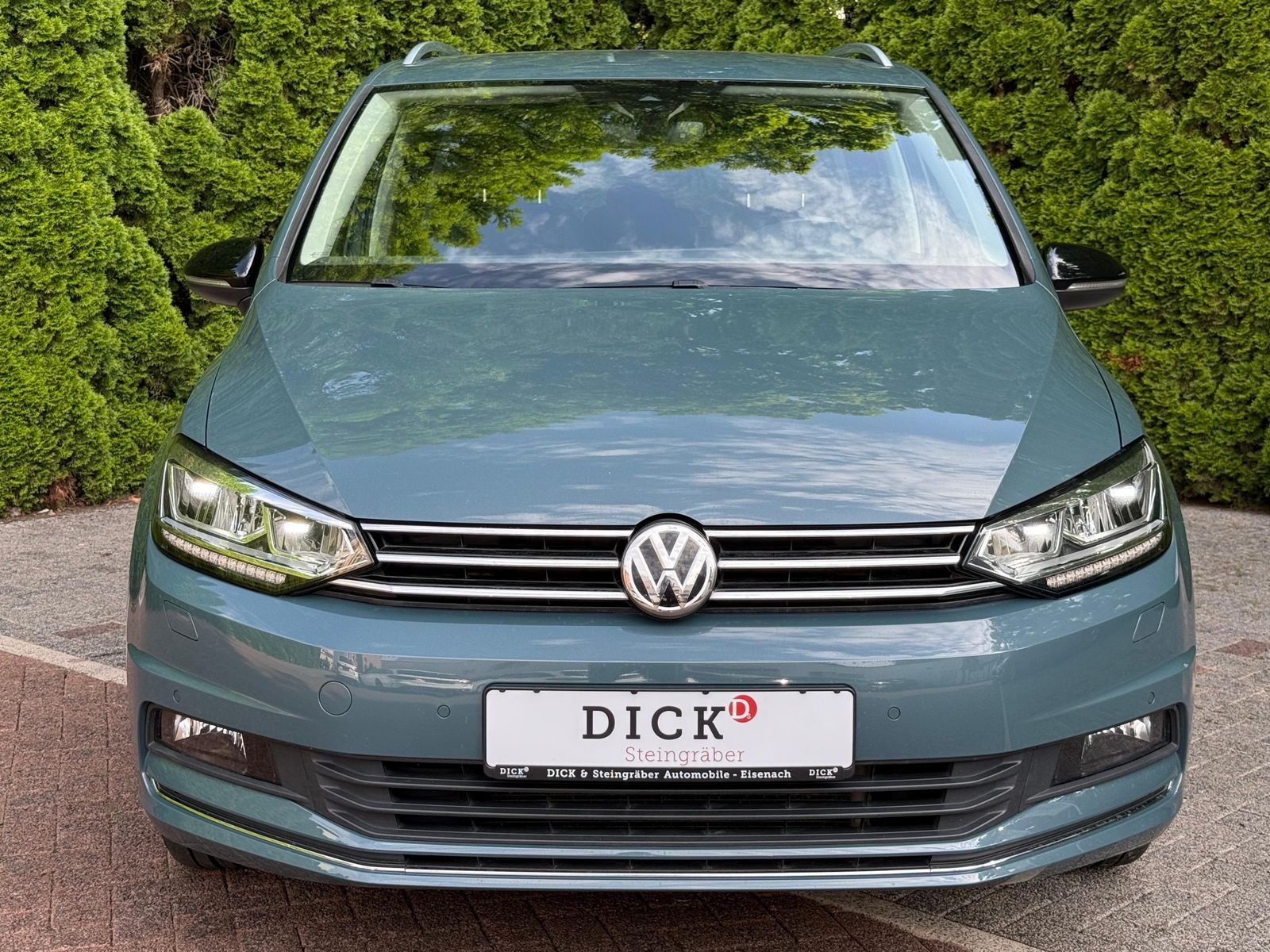 Fahrzeugabbildung Volkswagen Touran 2.0 TDI DSG IQ.DRIVE LED+ACC+NAV+SHZ+DAB