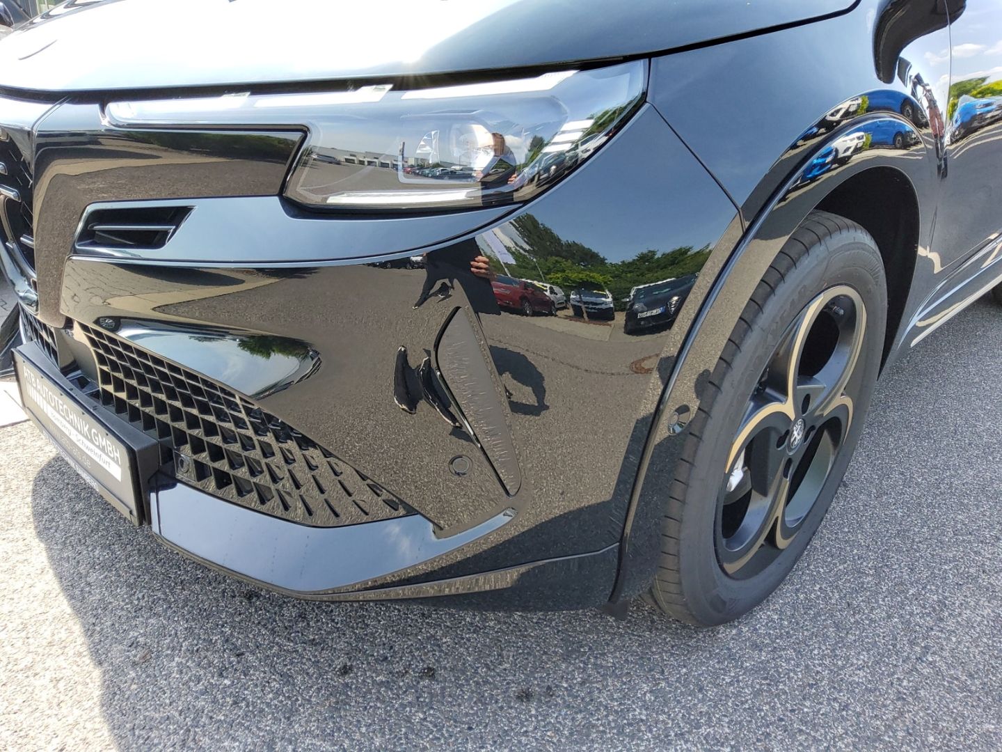 Fahrzeugabbildung Alfa Romeo Junior Elektro Intensa Sondermodell Navi, 360°